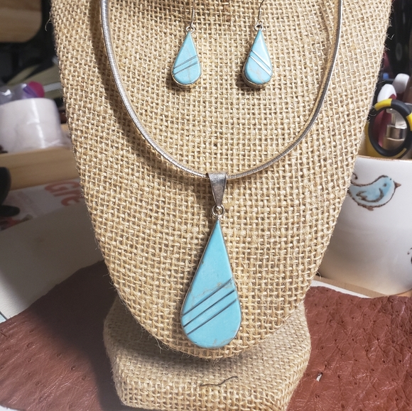 Turquoise necklace and earrings set- - Picture 6 of 6